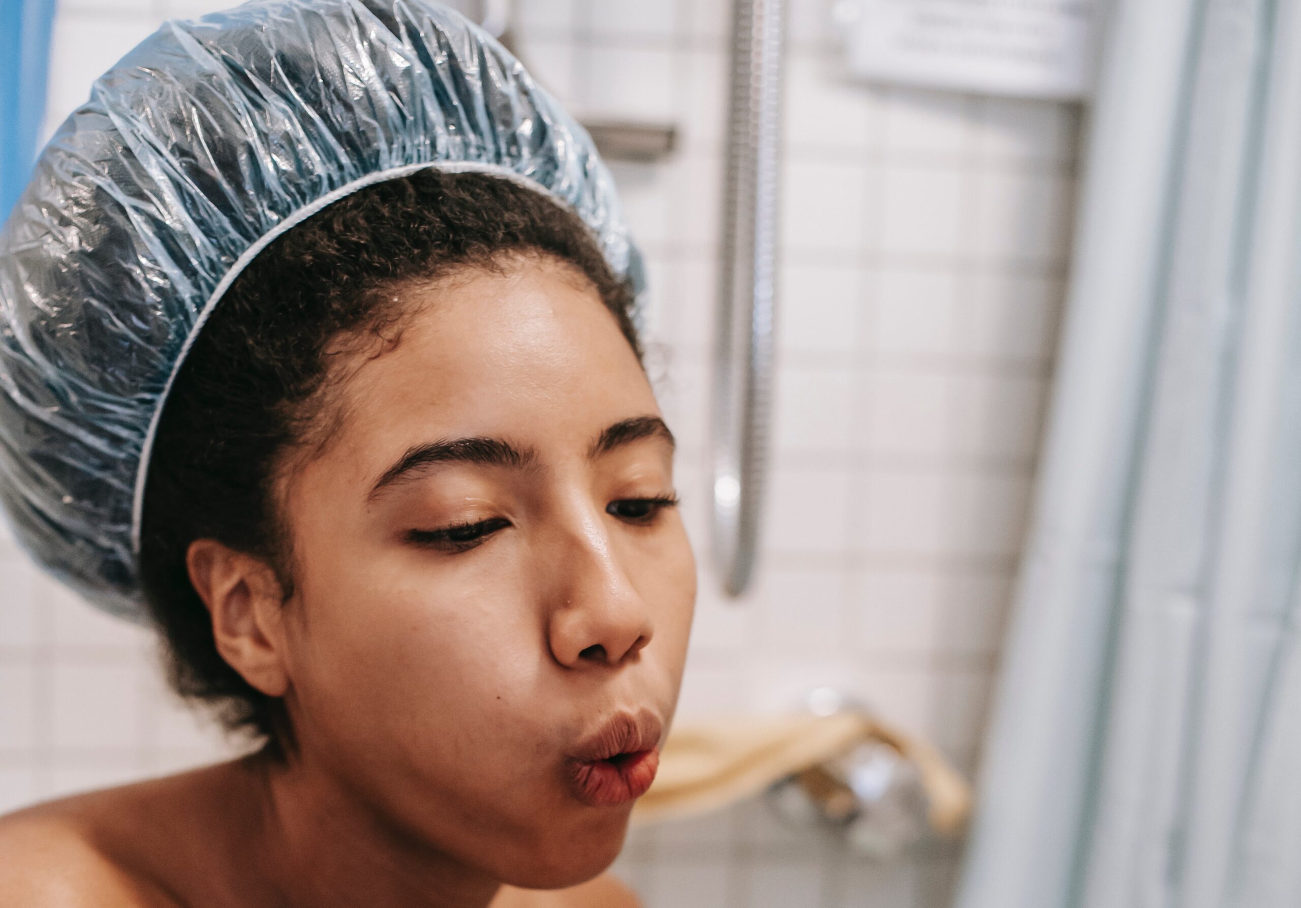 The Best Shower Caps What s The Perfect Kind For Your Hairstyle 